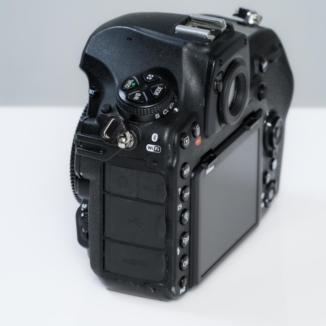 Nikon D850 本体と充電器MH-25a XQDカード64GB付