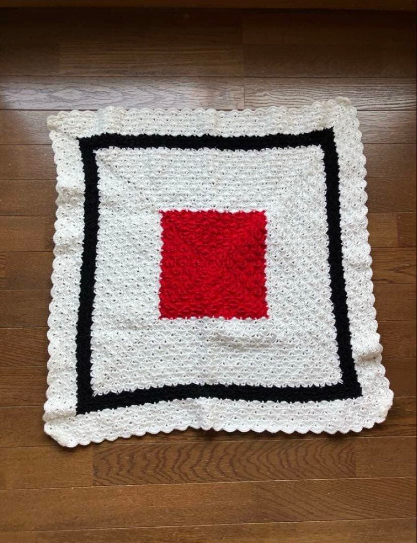 幾何学模様の編み物ブランケット