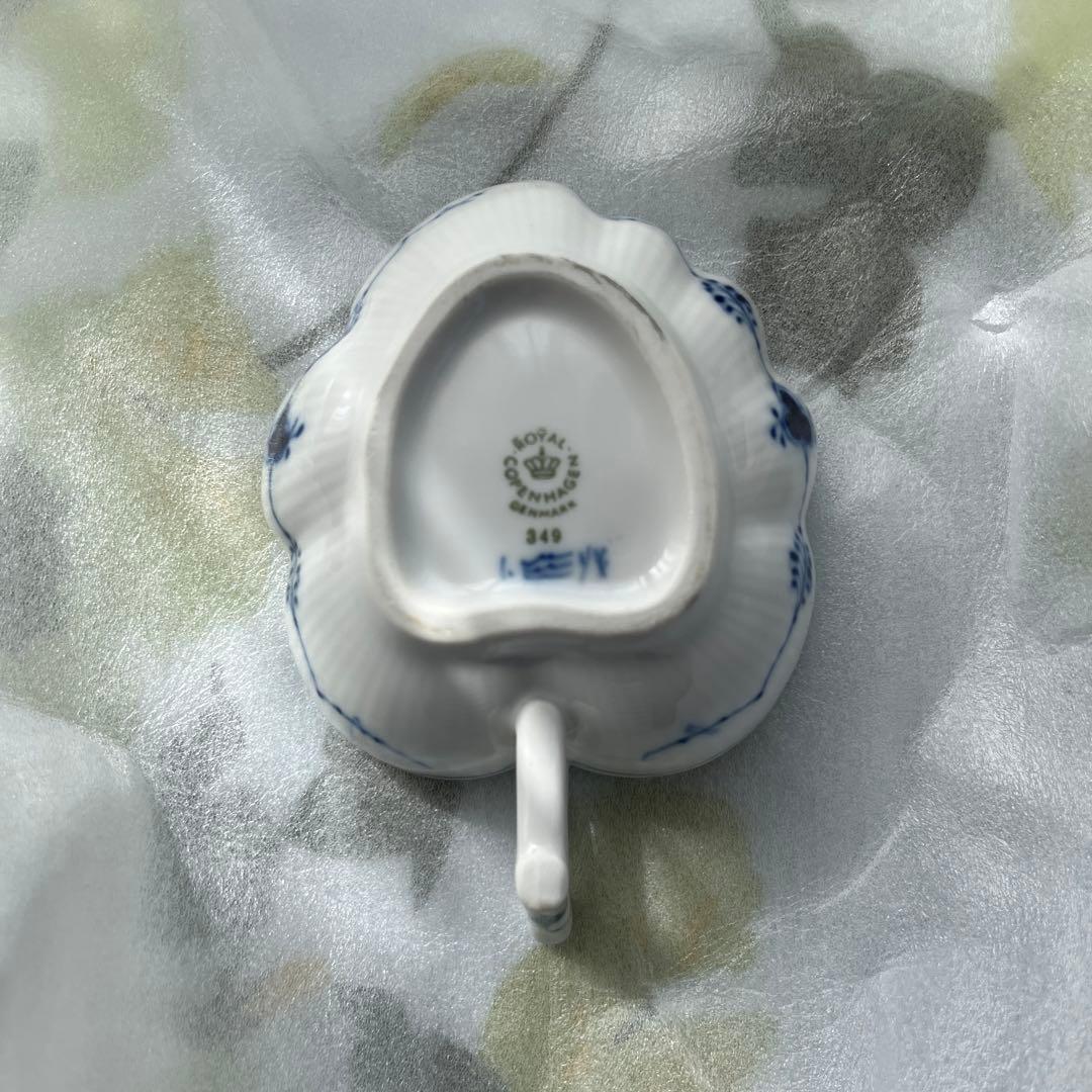 ロイヤルコペンハーゲン　ブルーフルーテッド　リーフ（大）