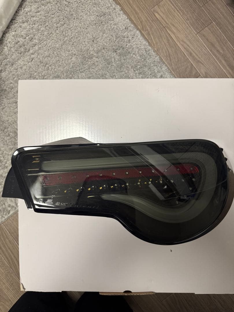 ヴァレンティ 86 テールランプ