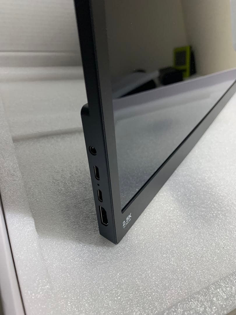 zuma　ポータブルモニター 15.6インチ（2560×1680）