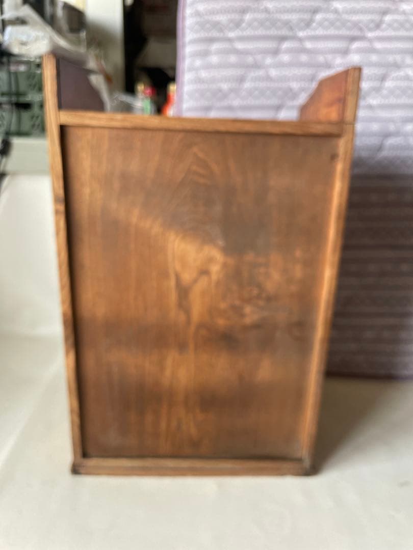 小型収納箪笥 観音扉 箪笥 小物収納 飾り棚 ガラス窓 ガラスつまみ 中古品