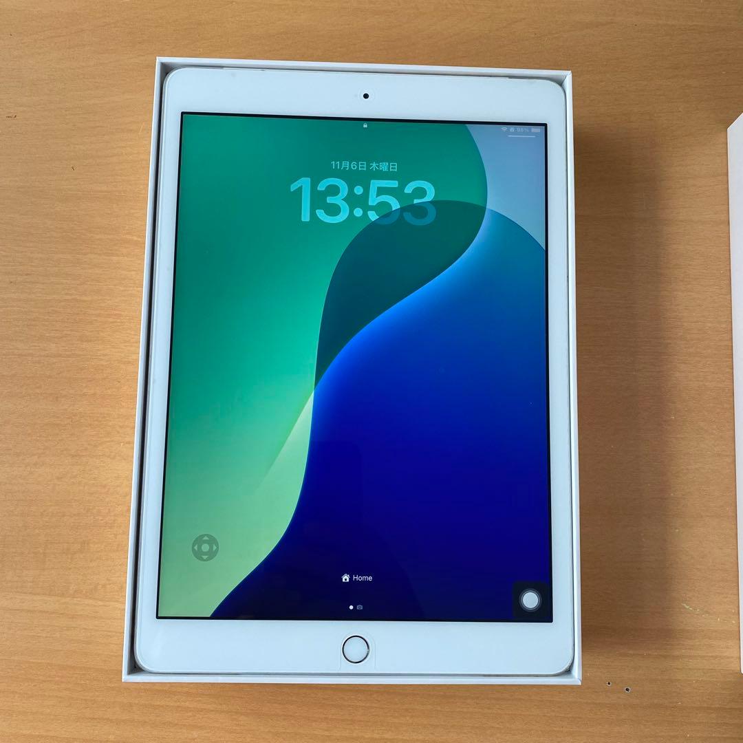Apple iPad 8世代、Wi-Fi、cellular、32GB ケース