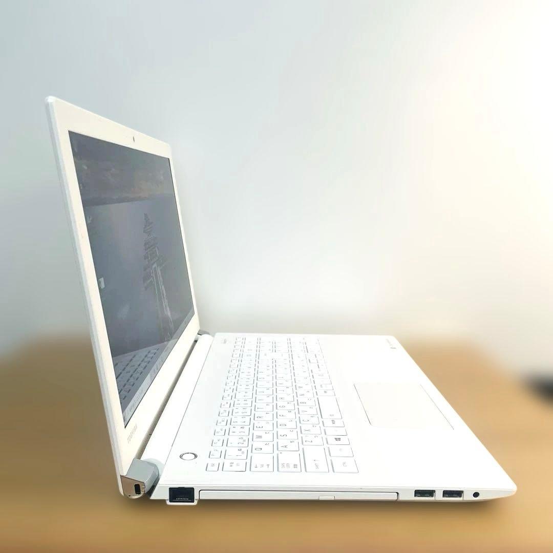 美麗設定済すぐ使えるホワイトメモリ8ギガSSD256ギガカメラWin11オフィス