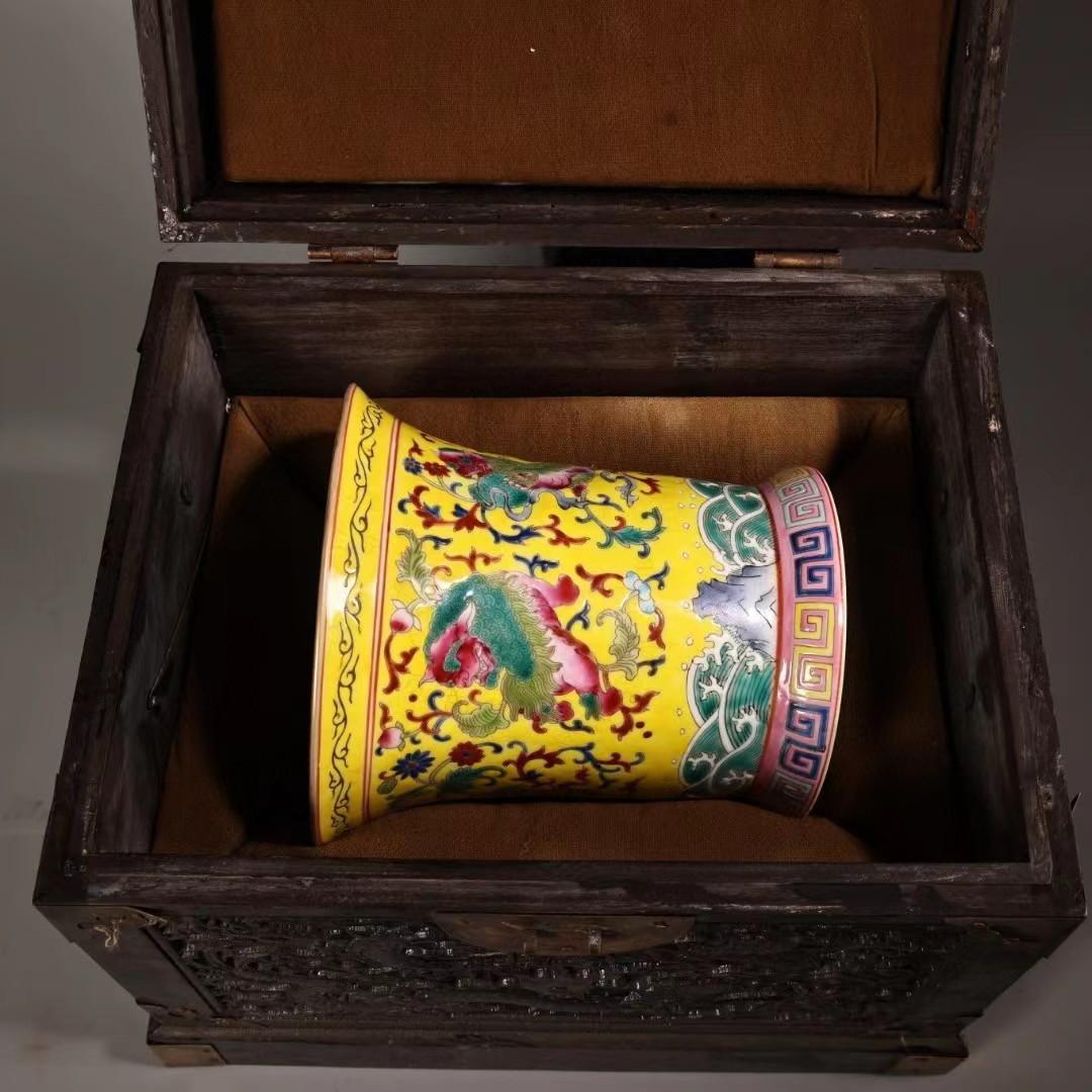 中国古美術・珍蔵珐琅彩粉彩陶磁器のペン立・書道品・純手描き・案頭・文房具・箱付き