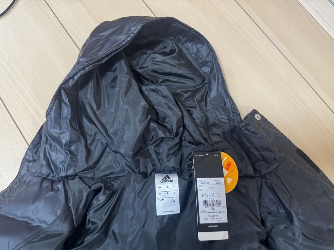 新品未使用adidas アディダス　ダウンベンチコート　ブラック　140cm