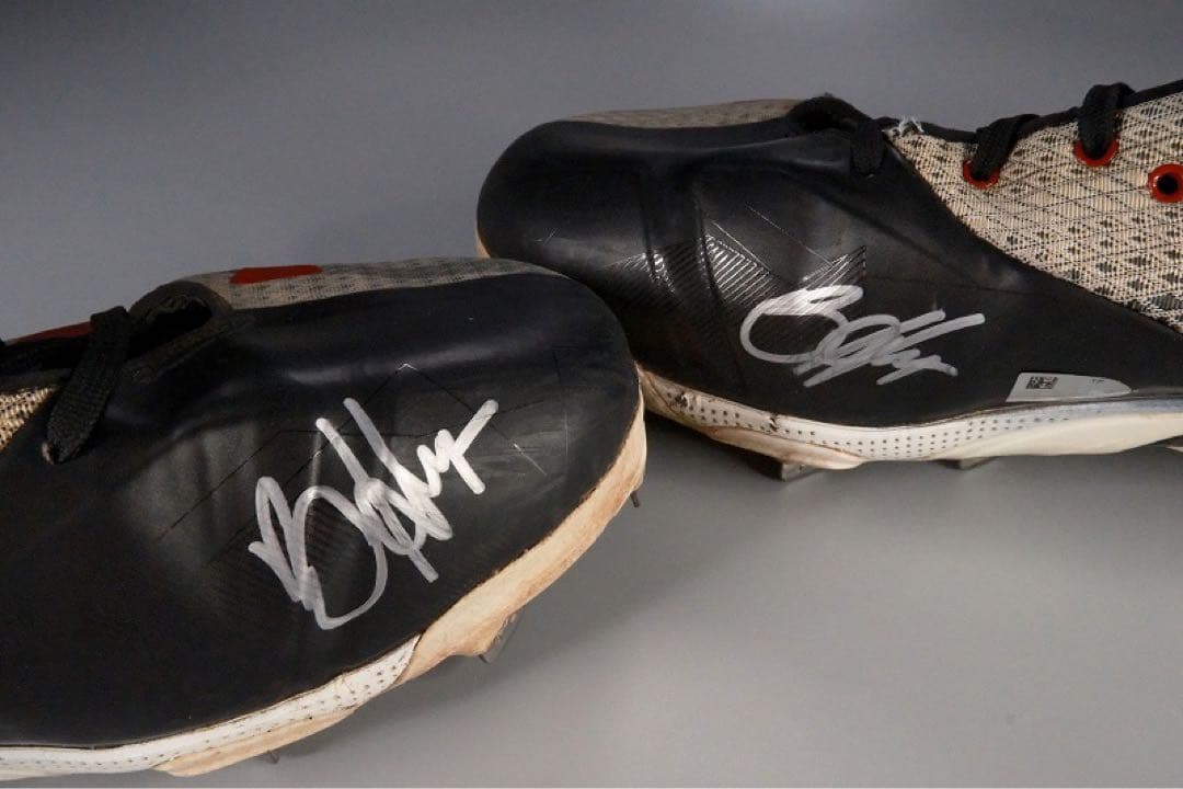 家宝級レア！ブライス・ハーパー 公式戦実使用 直筆サインスパイク（シューズ）