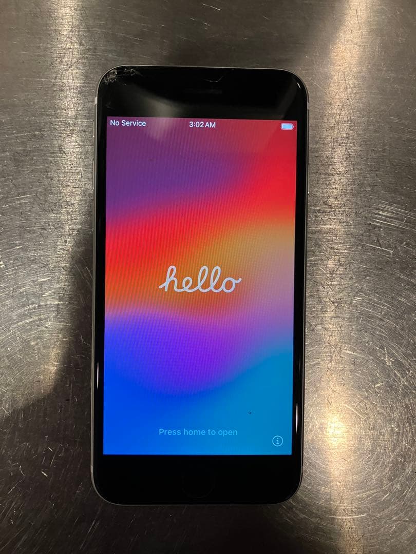 iPhone SE 第2世代 64GB SIMフリー ホワイト　画面割れ
