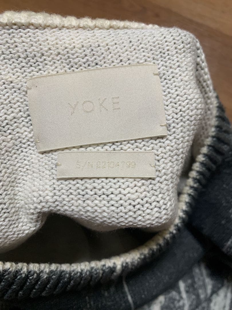 YOKE ヨーク　ニット