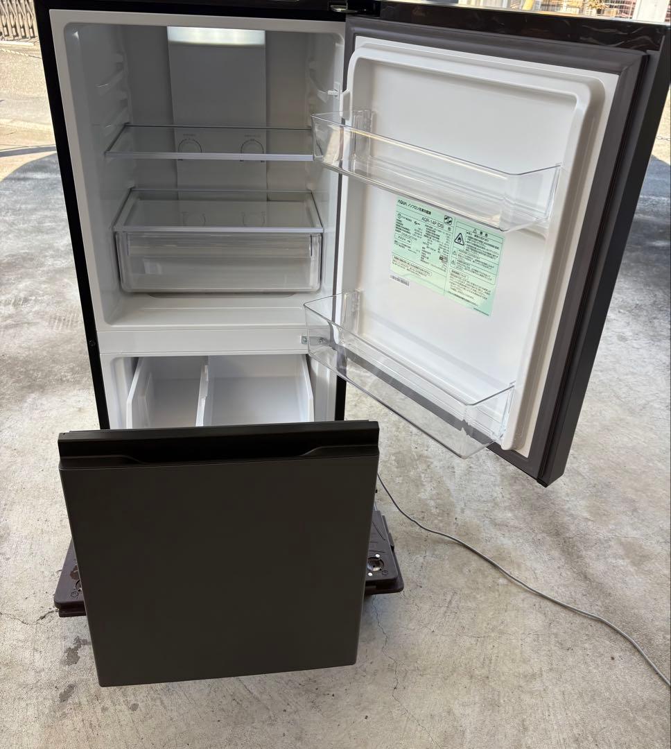 【73】【超美品】AQUA 高年式冷蔵庫　右開き　135L