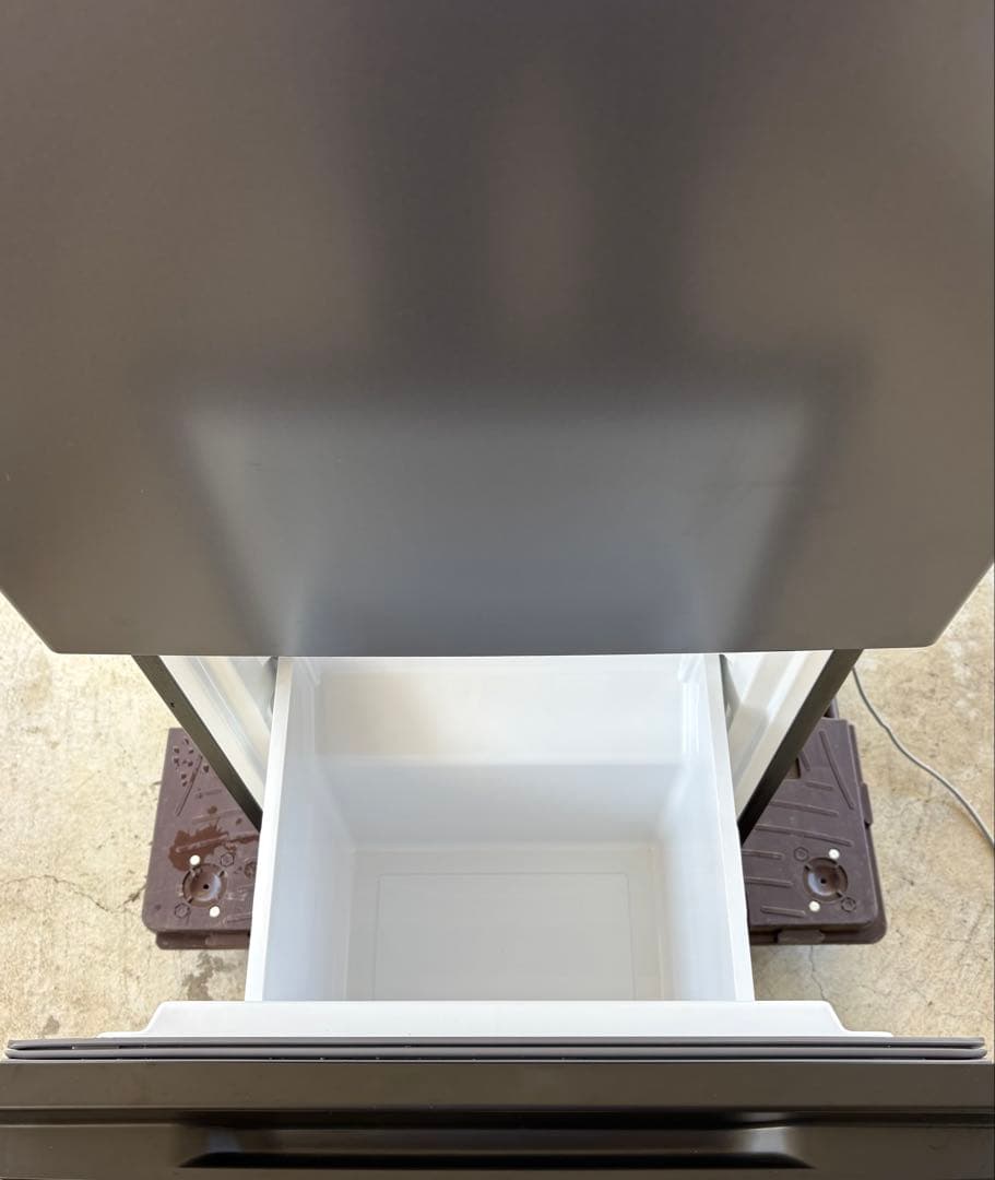 【73】【超美品】AQUA 高年式冷蔵庫　右開き　135L