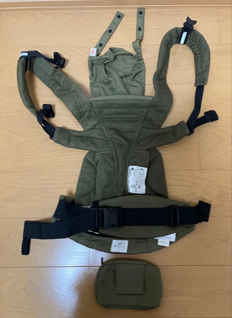 エルゴ 抱っこ紐 オムニブリーズ　カーキ メッシュ　よだれカバー付き