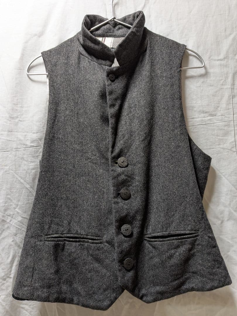 GEOFFREY B. SMALL　ジレ・ベスト