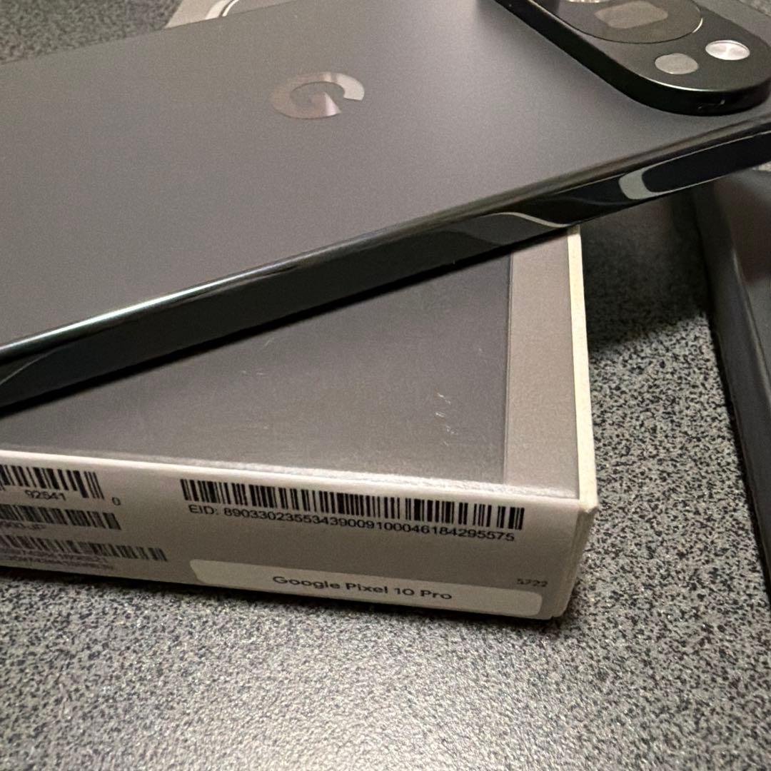 Google Pixel 10 Pro ケース付き