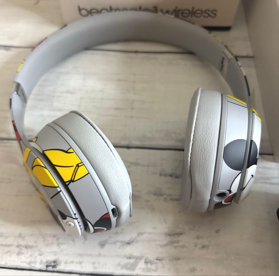 未使用級美品 Beats Solo3 Wirelessミッキーマウス ヘッドホン