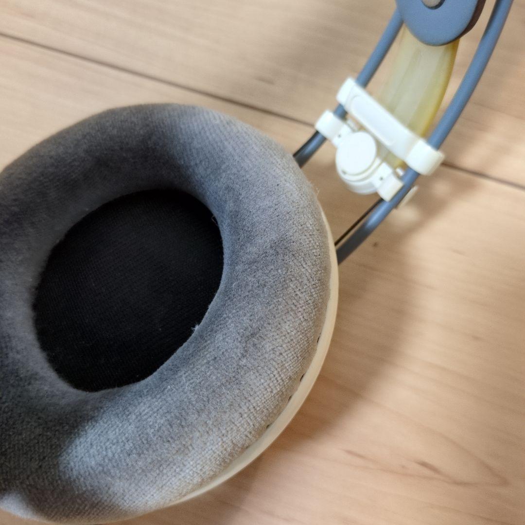 AKG ヘッドホン