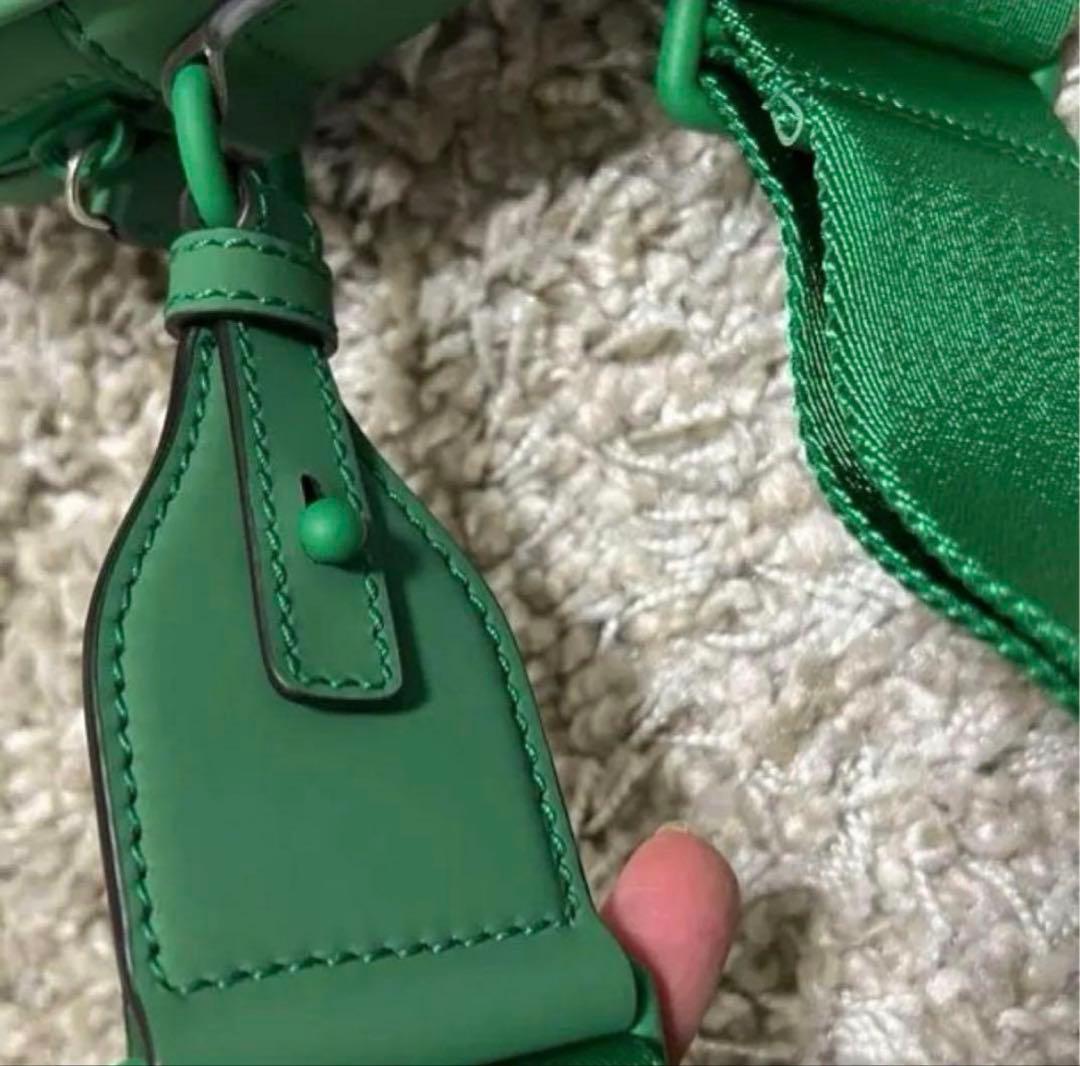 【未使用に近い】GUCCI ラバーエフェクトクロス　バック