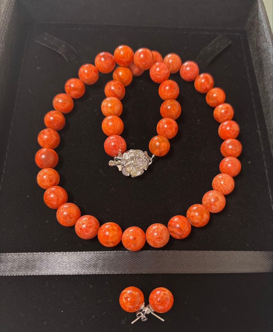 天然珊瑚２点揃え①ネックレス（１１mm珠）②ピアス（１０mm珠）No.2