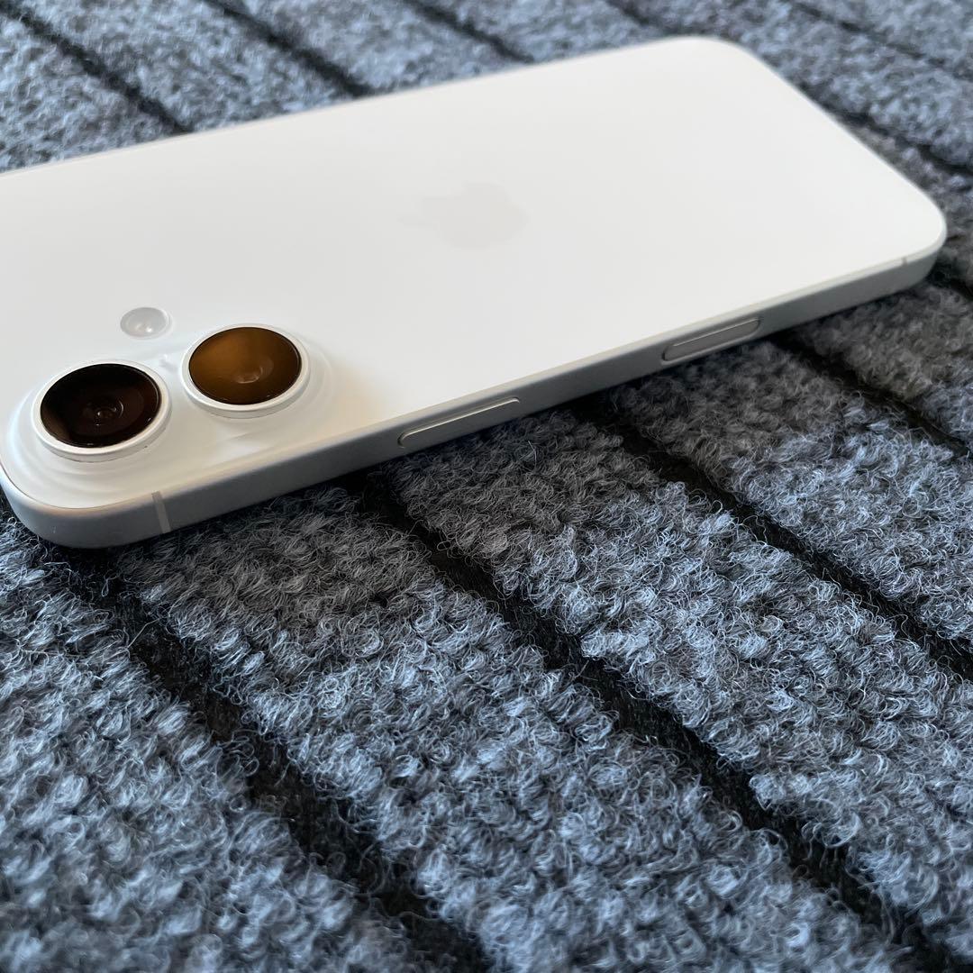192 iPhone16 128GB SIMフリー　ホワイト