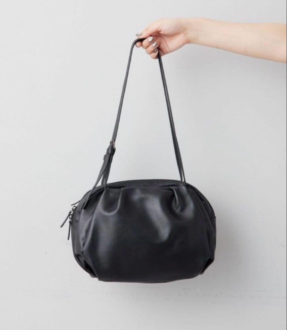 イアパピヨネ　本革 430g コロンボストンバッグ ブラック