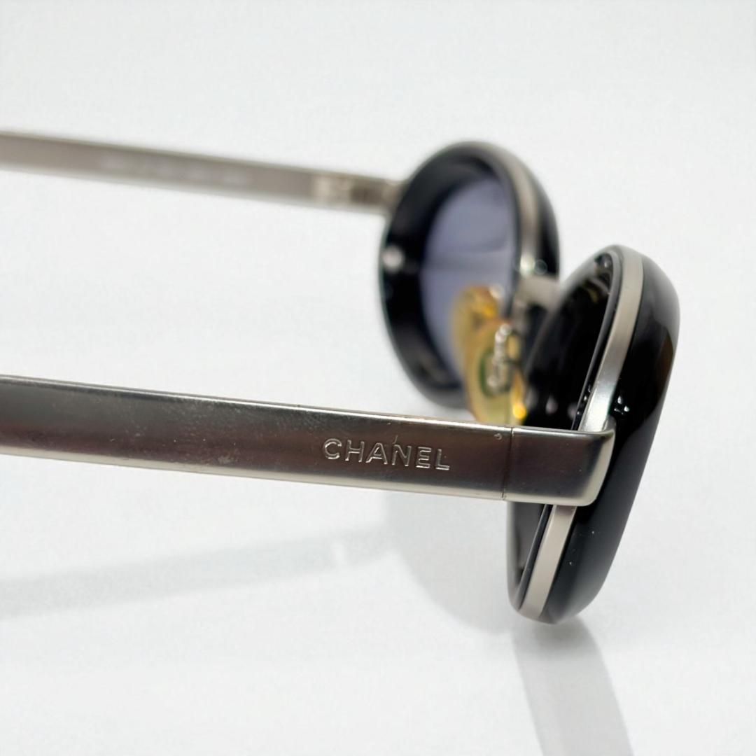 美品　CHANEL サングラス ケース付き ロゴ入り シャネル