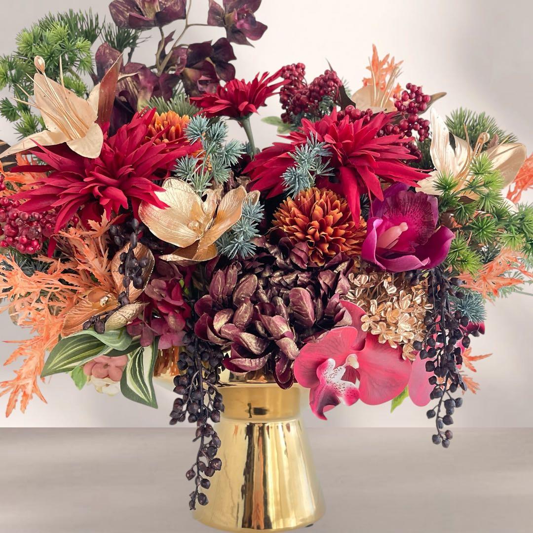 プレミアムフラワーアレンジ ゴールドベースに咲く豪華絢爛の和モダンアレンジ