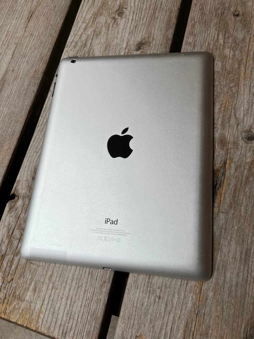 Apple iPad (第4世代)ホワイト シルバー