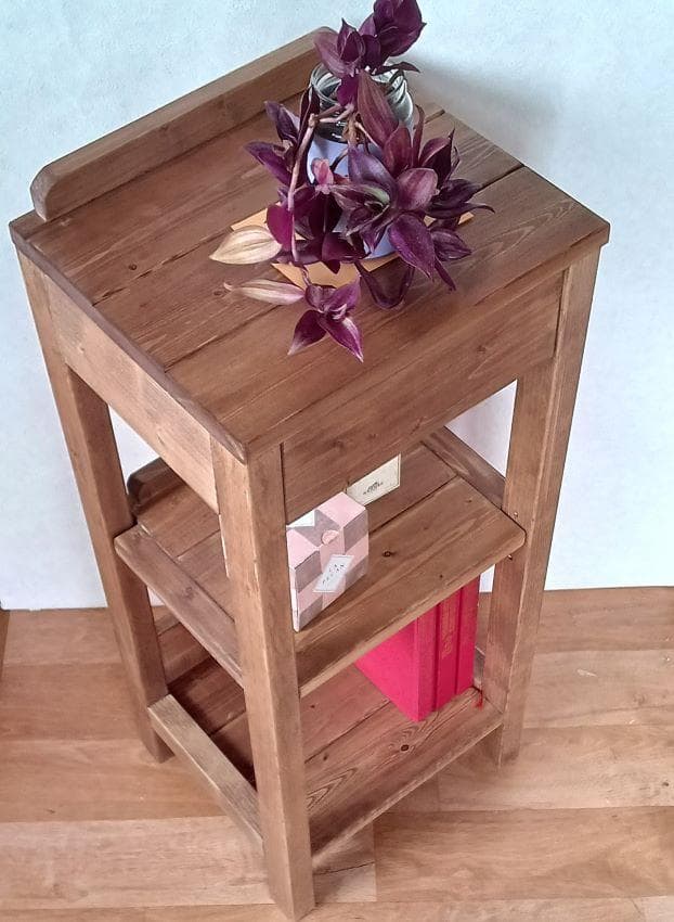 ハンドメイド！優しいお色の総無垢材フラワースタンド、電話台、サイドテーブルです。