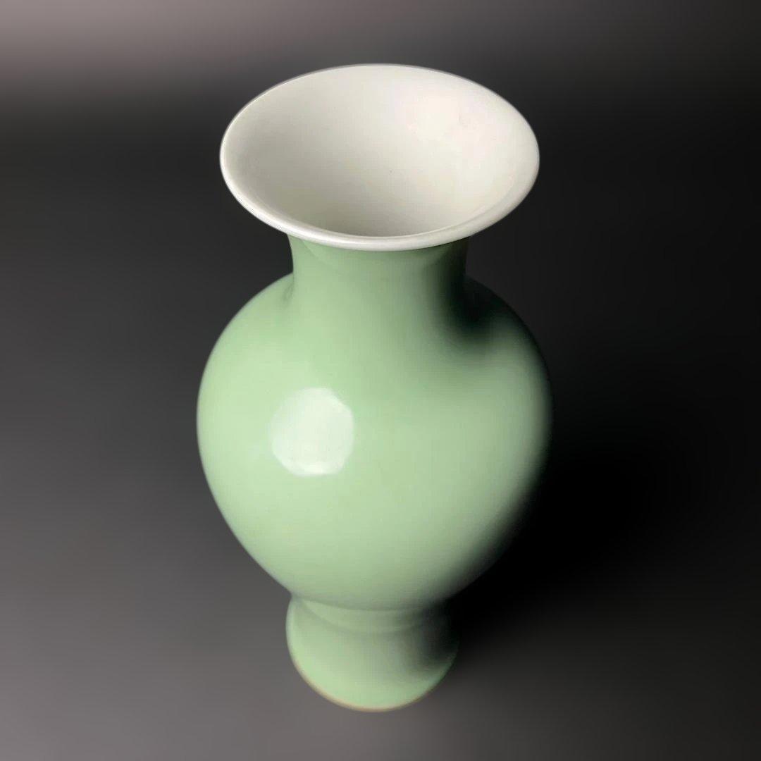 唐物 粉青釉瓶 大清康煕年製 款 中国美術 古玩 SH86