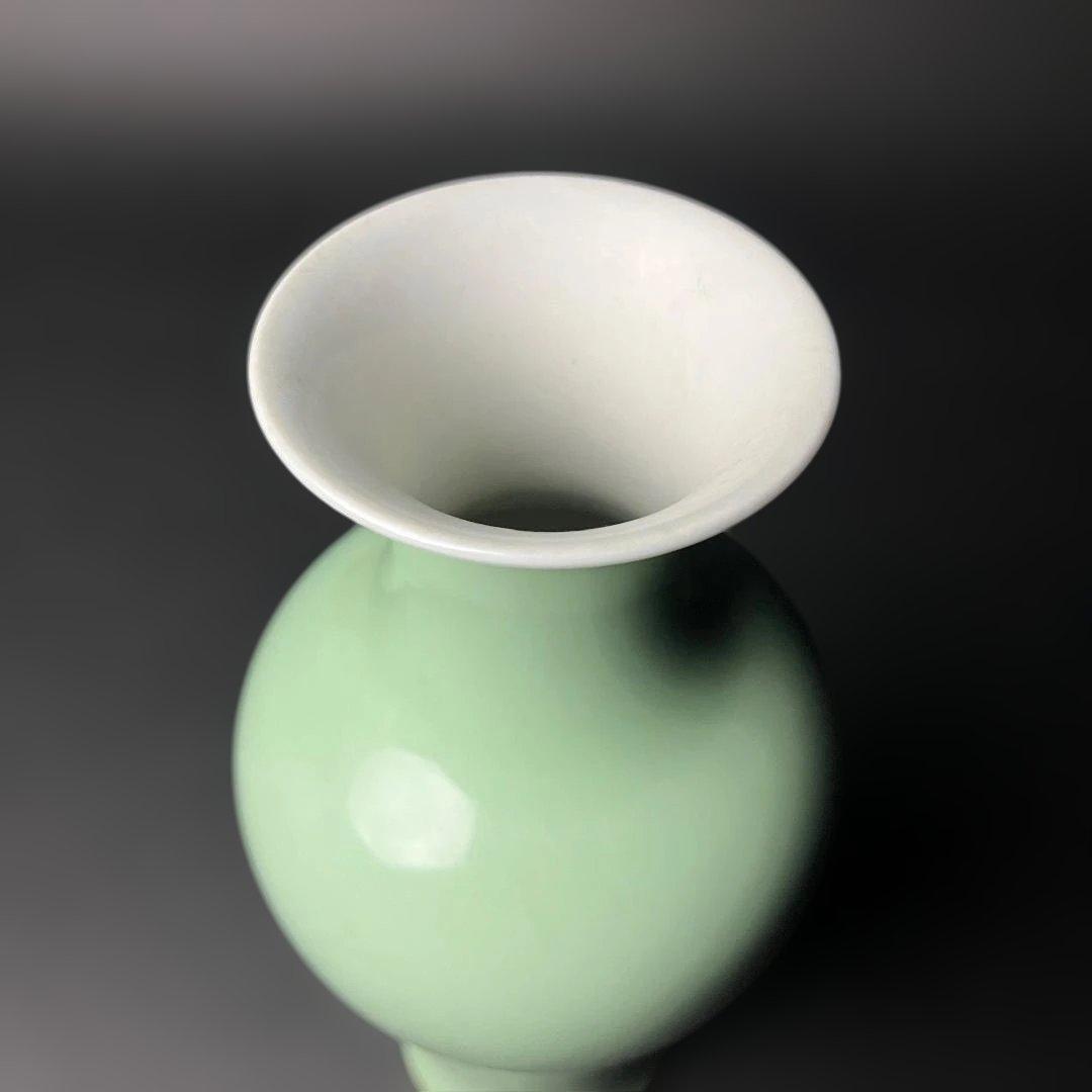 唐物 粉青釉瓶 大清康煕年製 款 中国美術 古玩 SH86