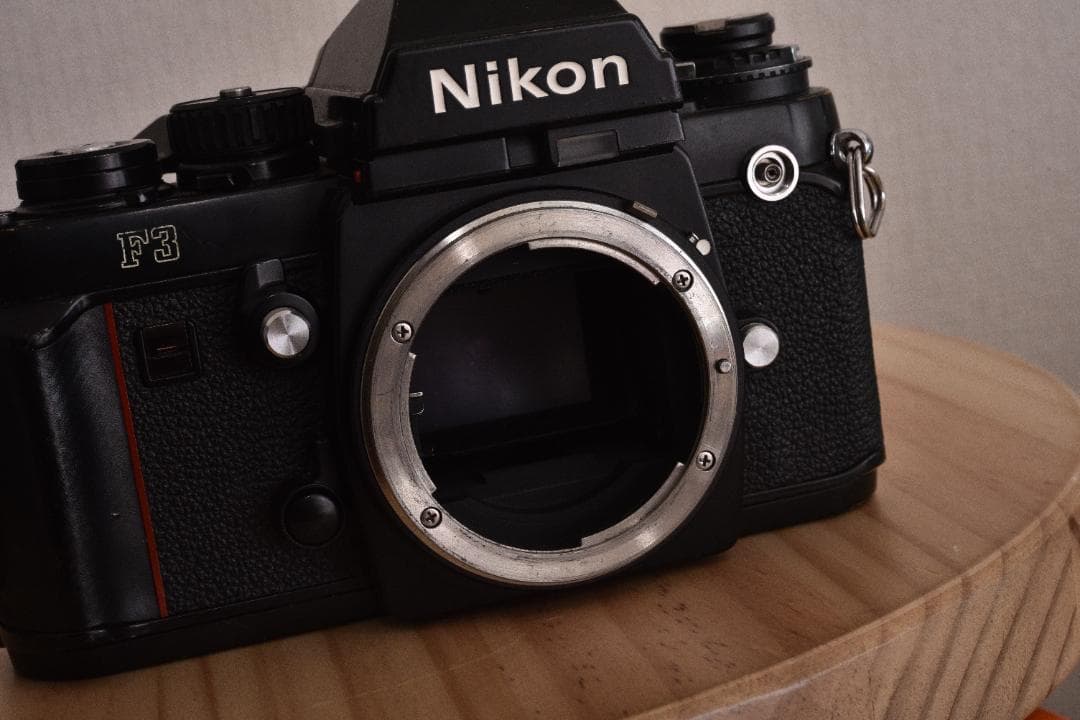 フィルムカメラ Nikon F3 + 28-45mm 4.5