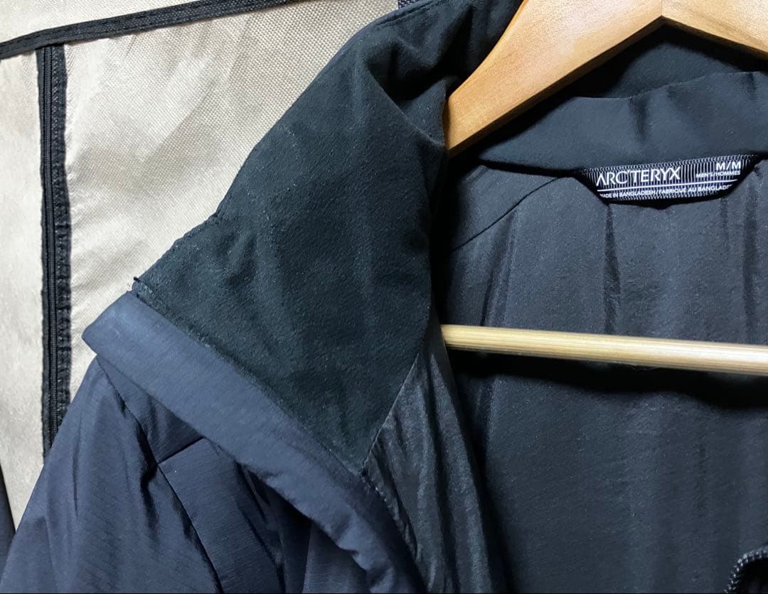 【美品】ARC’TERYX アトムヘビーウェイトジャケット ブラック Mサイズ