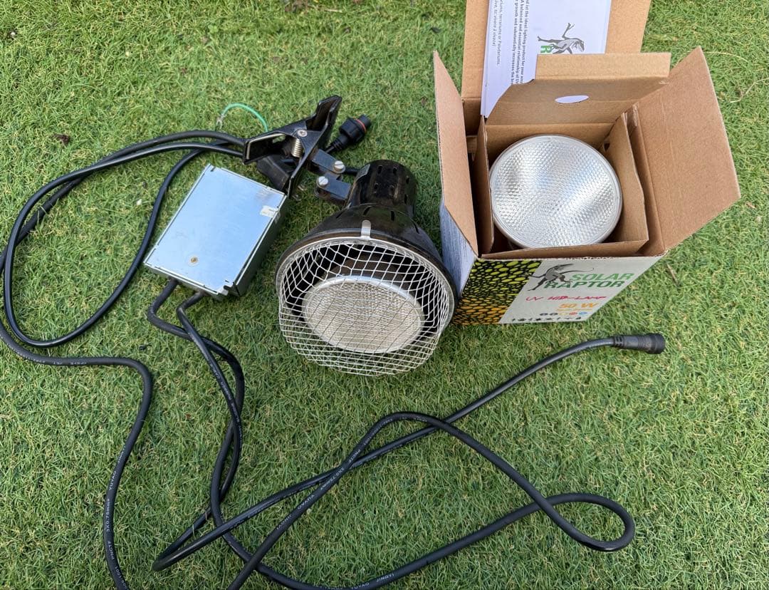 爬虫類飼育4点セット　ソーラーラプター、サーモスタット、暖突、ZOOMED