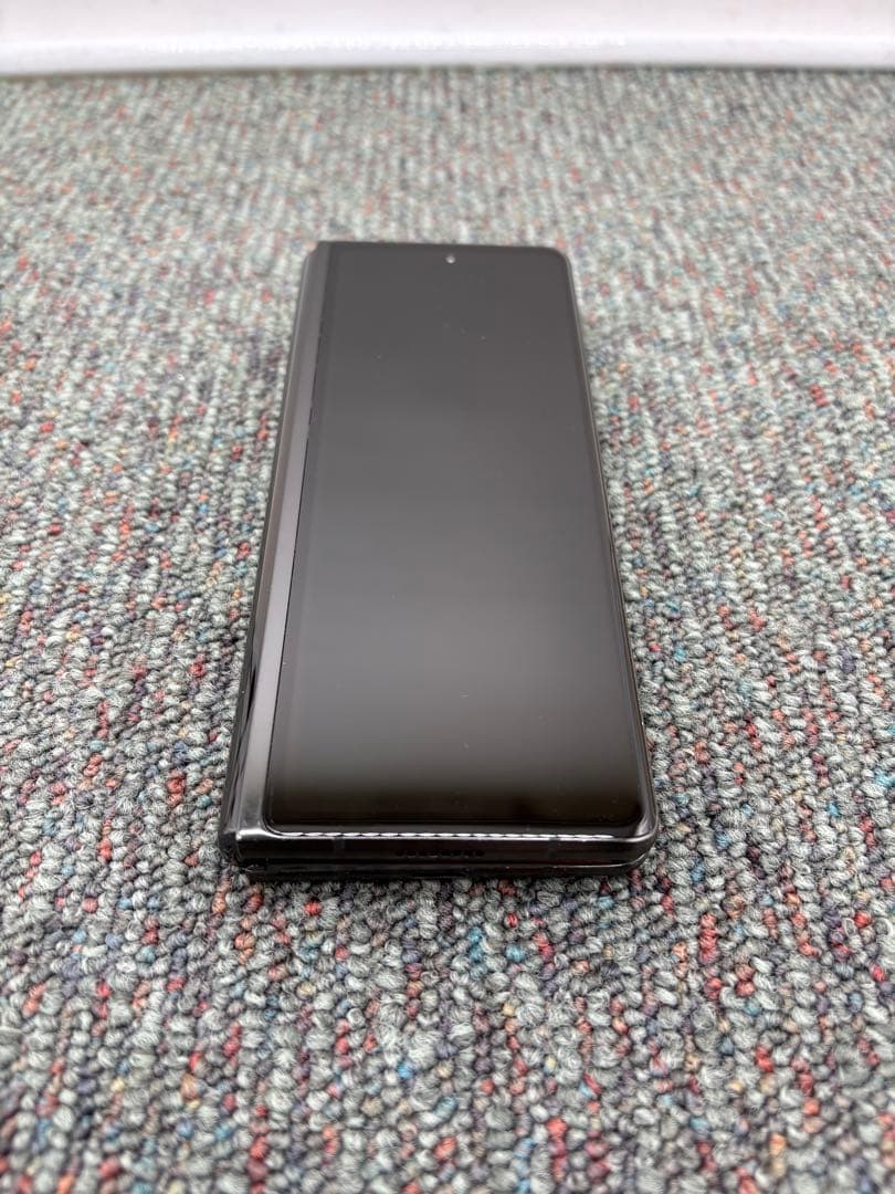 Galaxy Z Fold2 5G　256GB　スマホ　Android　970