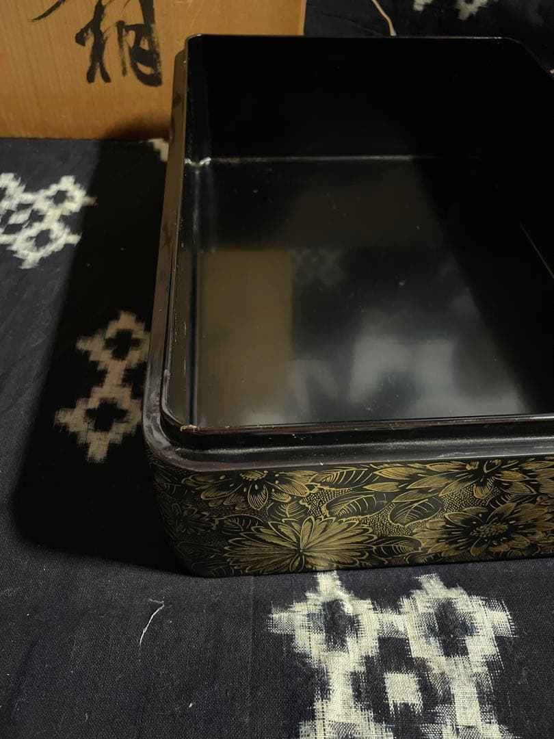 輪島塗　本漆塗　木製上質黒漆に極上牡丹詰沈金の映える輪島塗硯箱 元箱付き