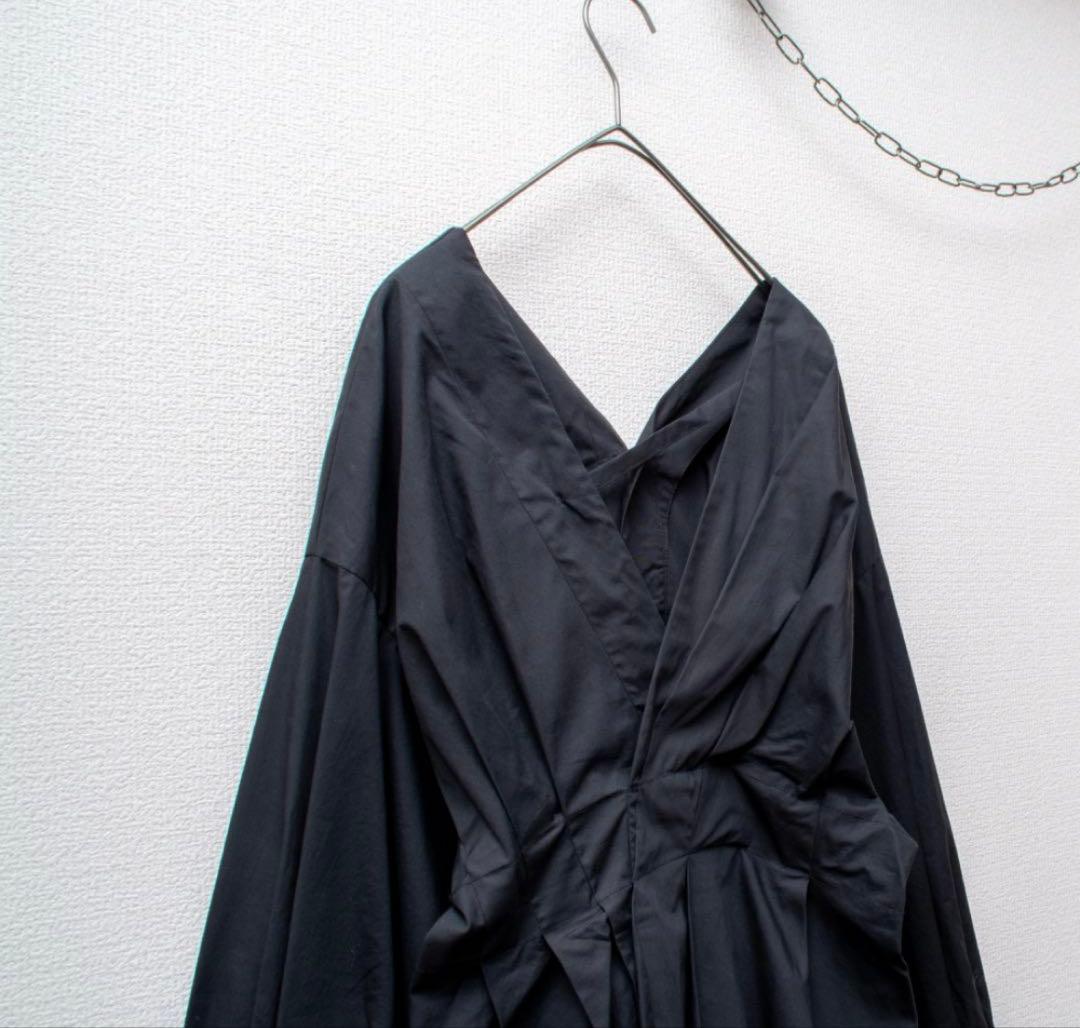 トップス CLANE OFF SHOULDER TUCK BLOUSE