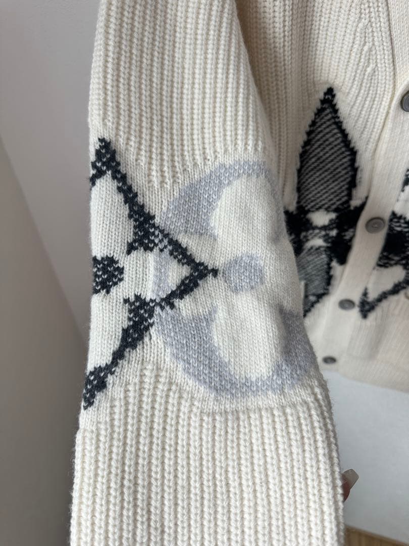 LOUIS VUITTON アイボリー ニットカーディガン グラフィックデザイン