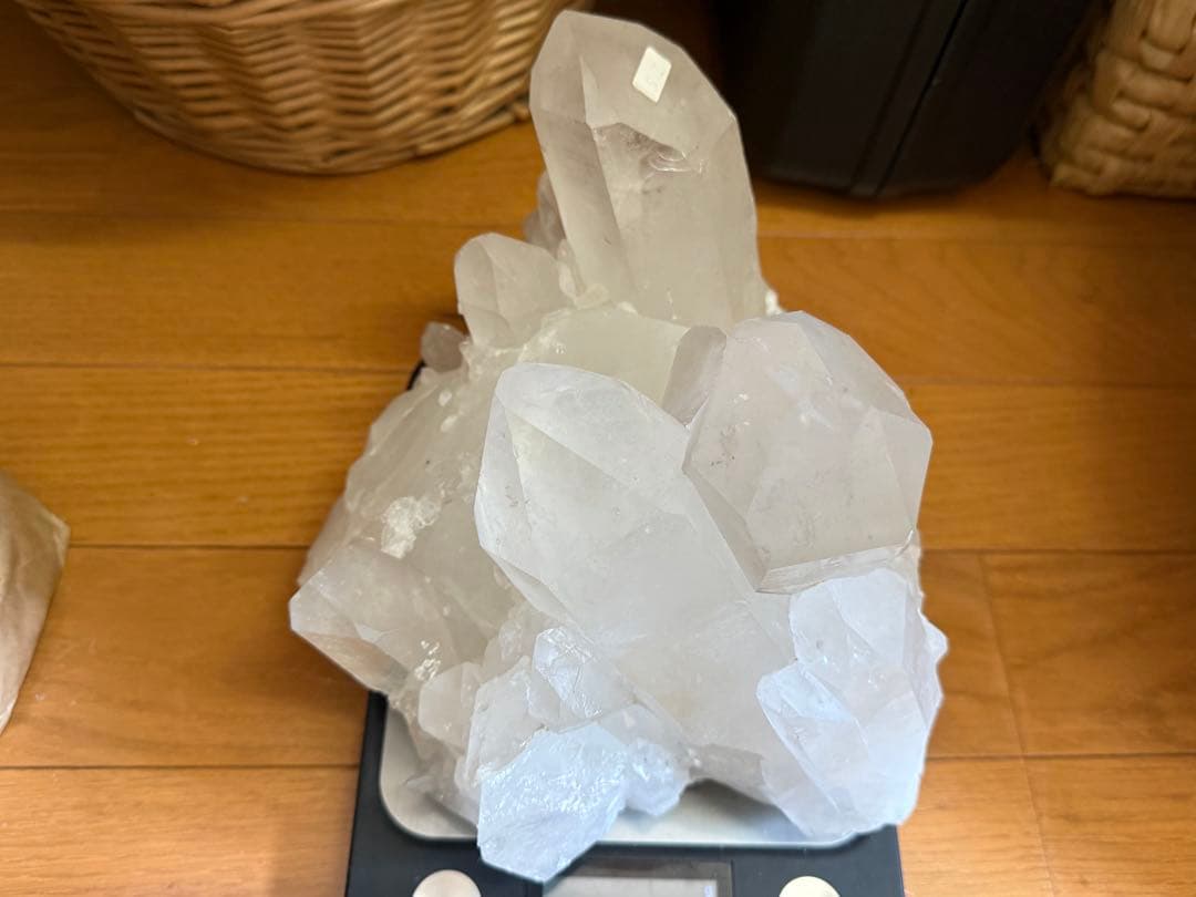 tomokazuです 水晶　クラスター　5188g