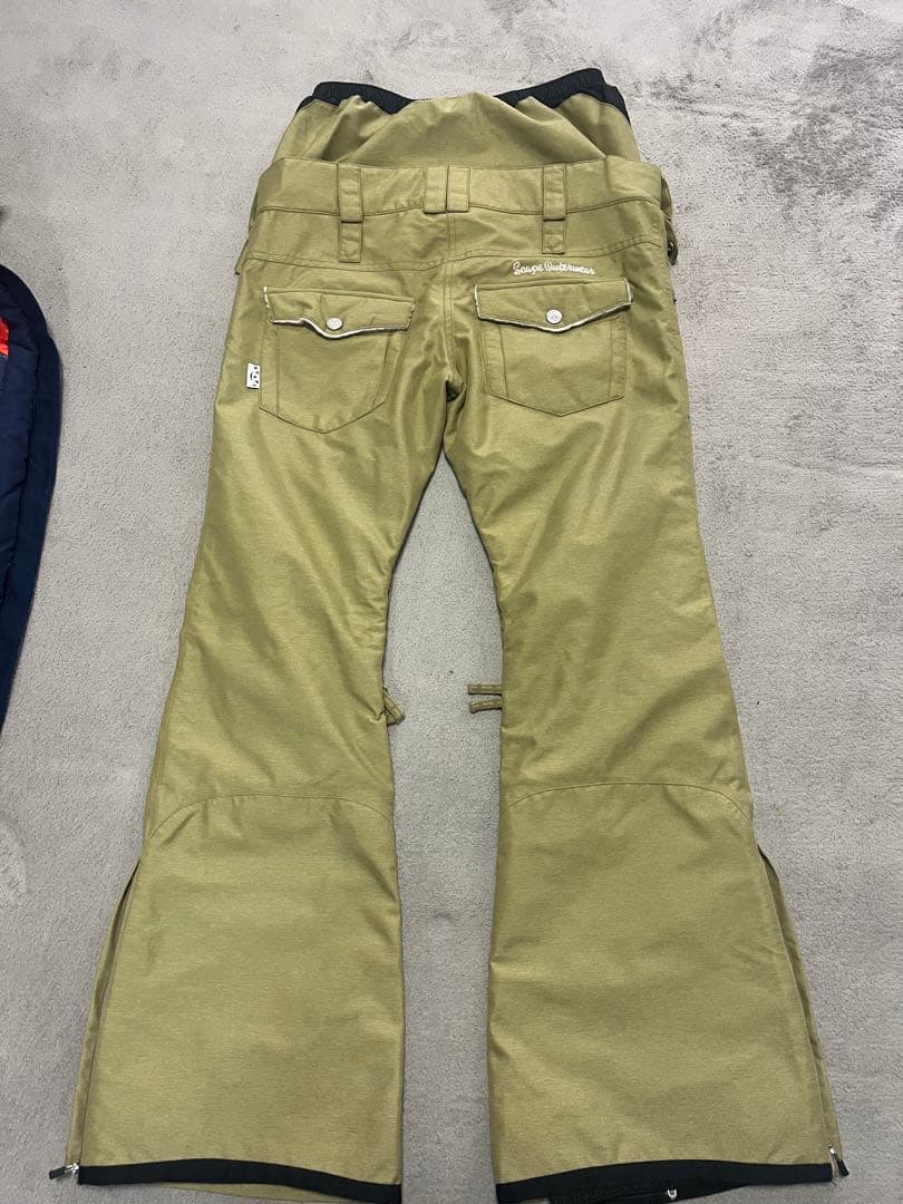 スノボ　ウェア　ロキシー　ジャケット　パンツ　エスケープ　上下セット　アニマル