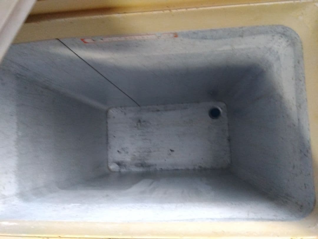 サンデン小型冷凍庫