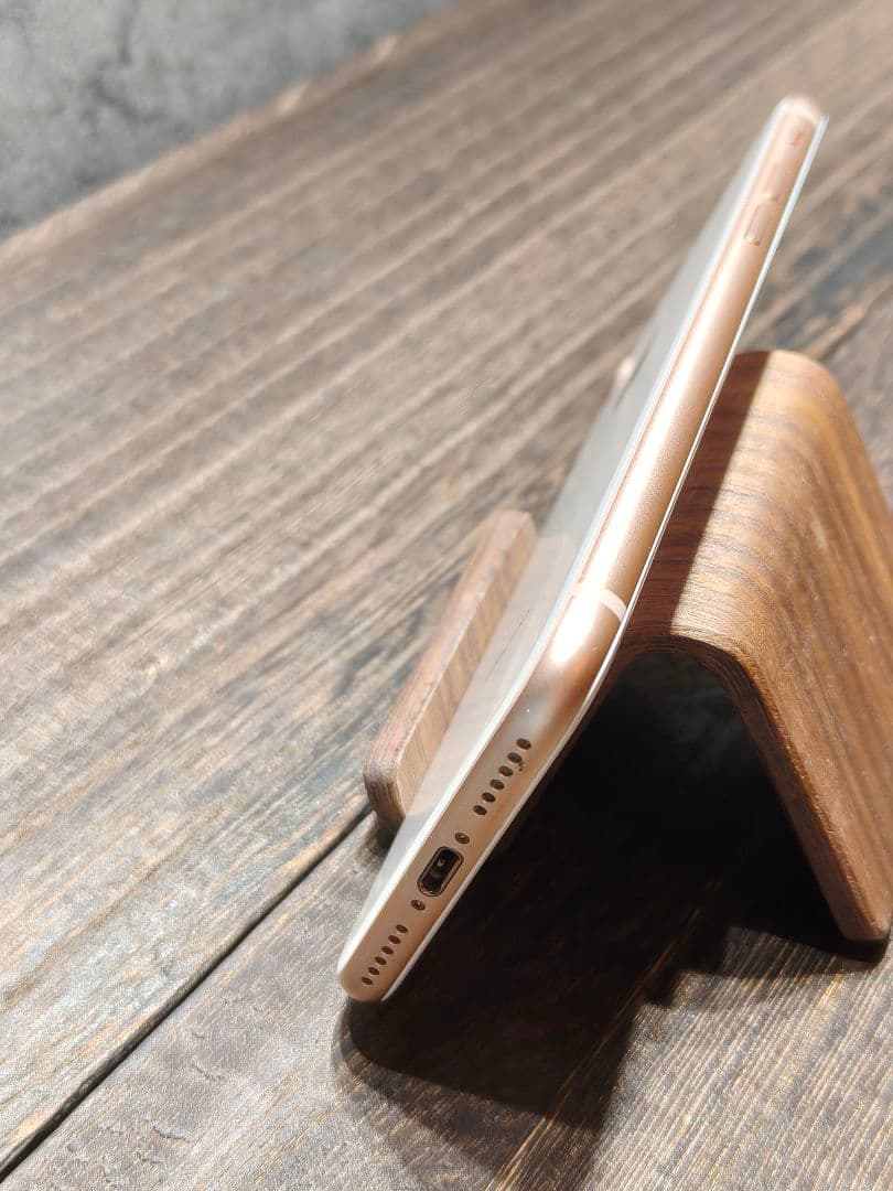 美品 iphone8 256GB SIMフリー スマホ