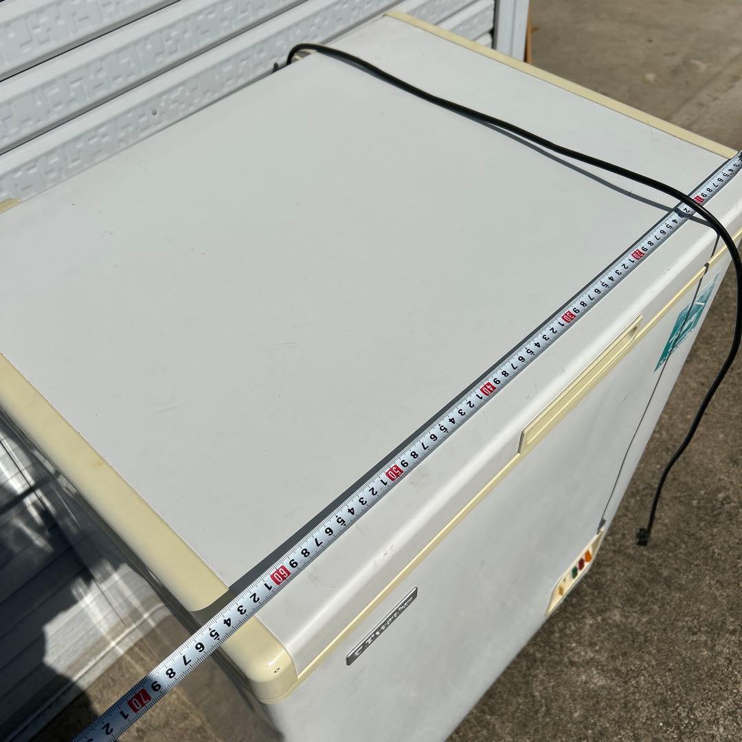 ホワイト チェストフリーザー