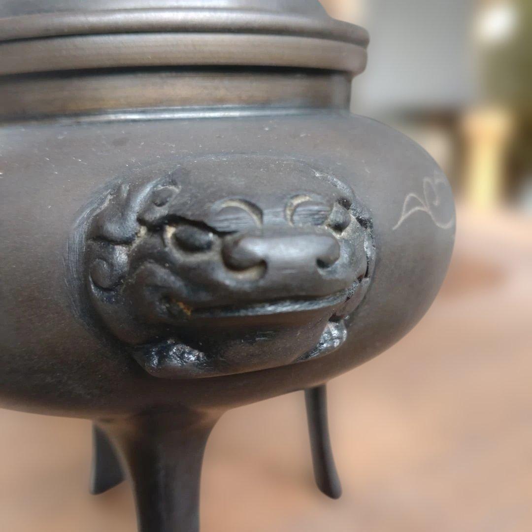 獅子彫刻の香炉