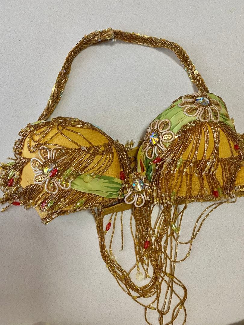 ベリーダンス衣装 ベラ（Bella） ゴールド×黄緑花柄