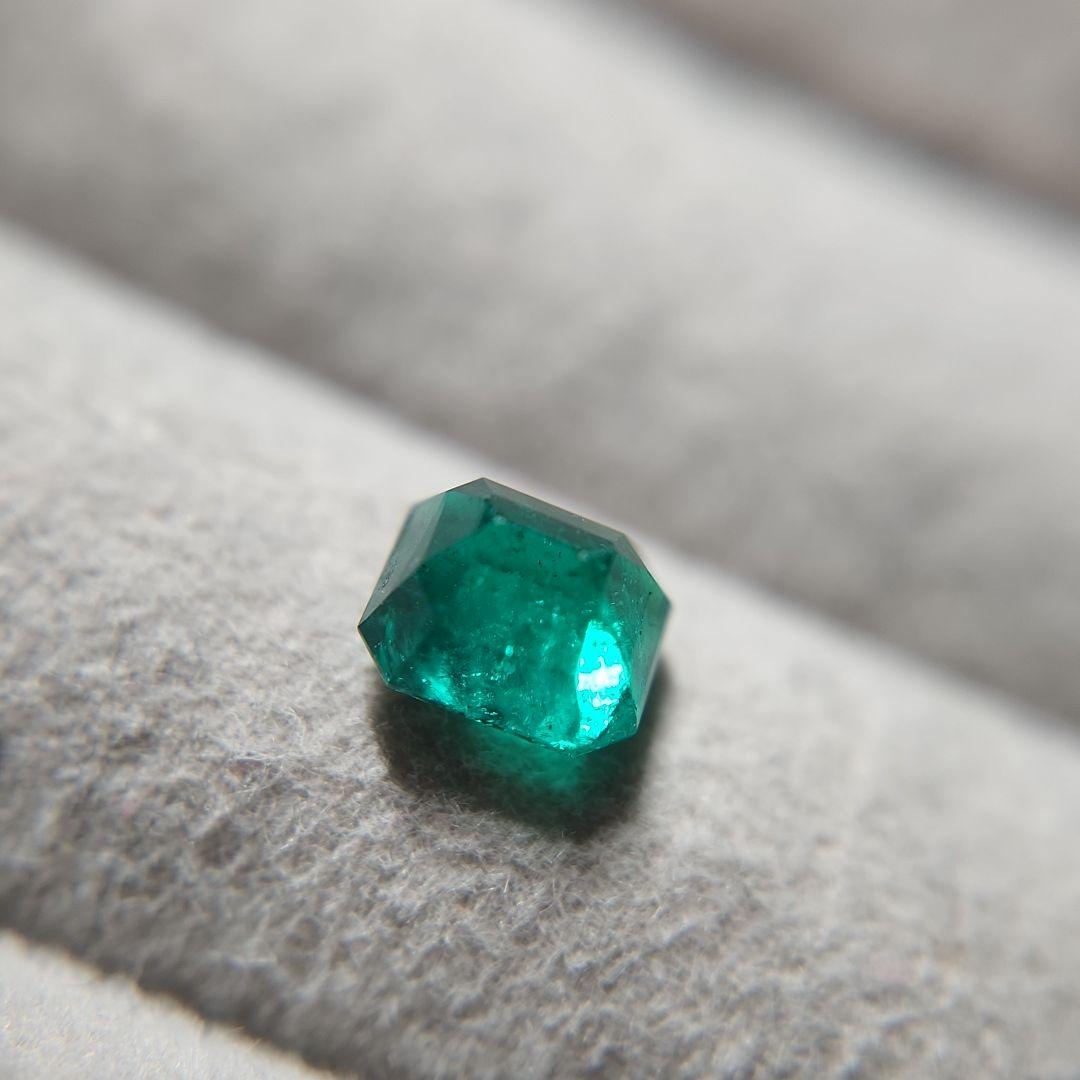 上質！濃！天然エメラルド 0.912ct