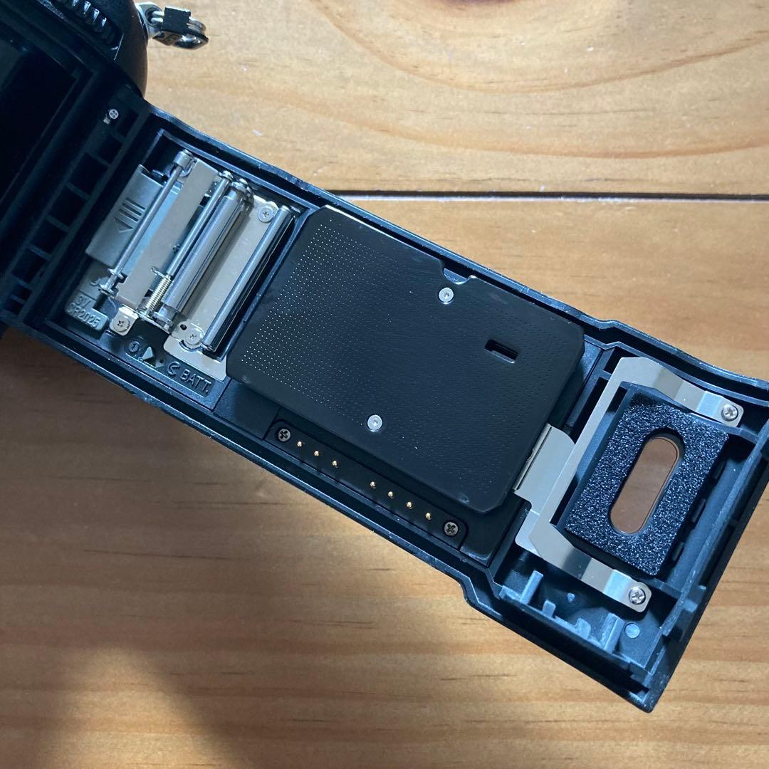 NIKON F100 フィルムカメラ 一眼レフ（新品電池BOX）