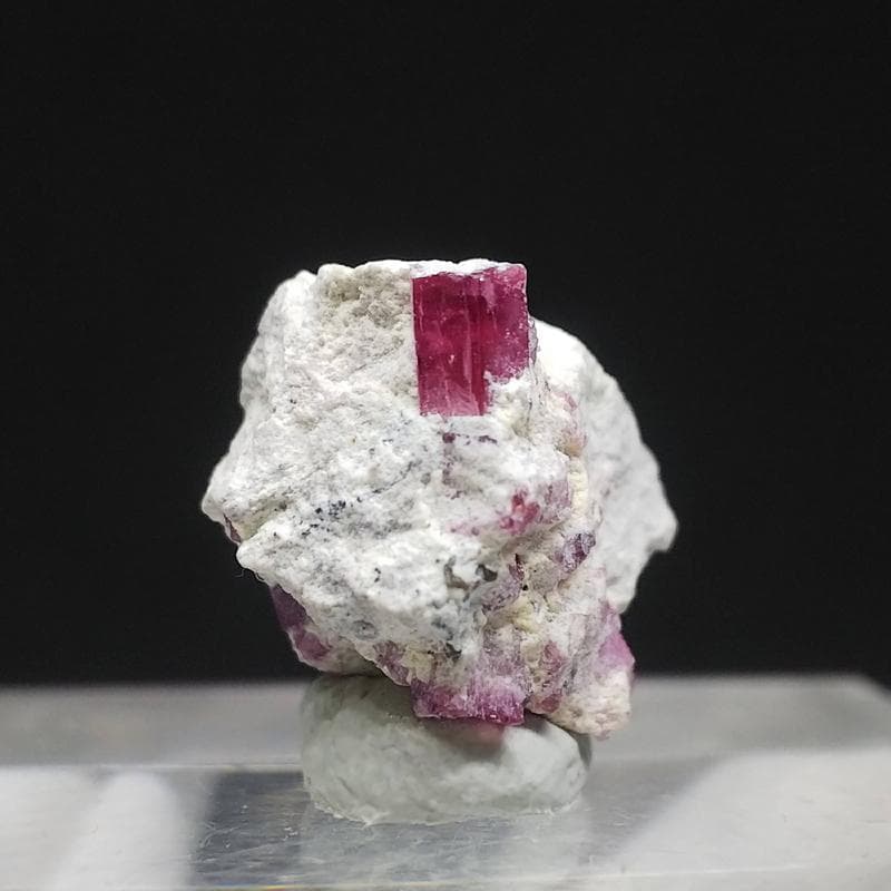 351 複数結晶 レッドベリル ビクスバイト レッドエメラルド 結晶 標本