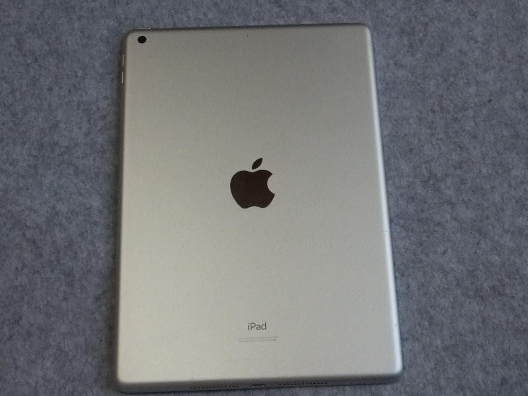 iPad (第9世代) 64GB、シルバー