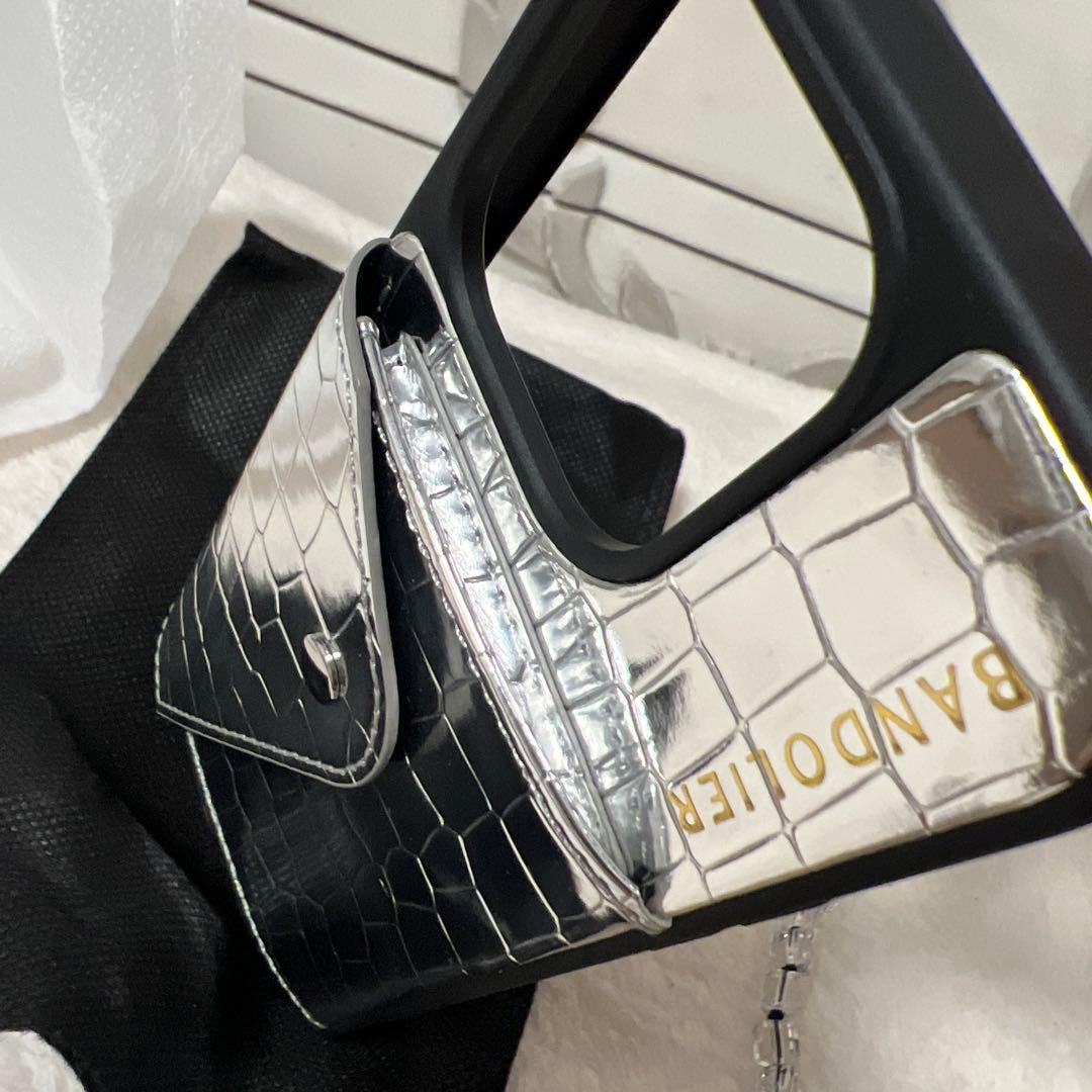 BANDOLIER iPhone 15 Pro ケース　シルバー