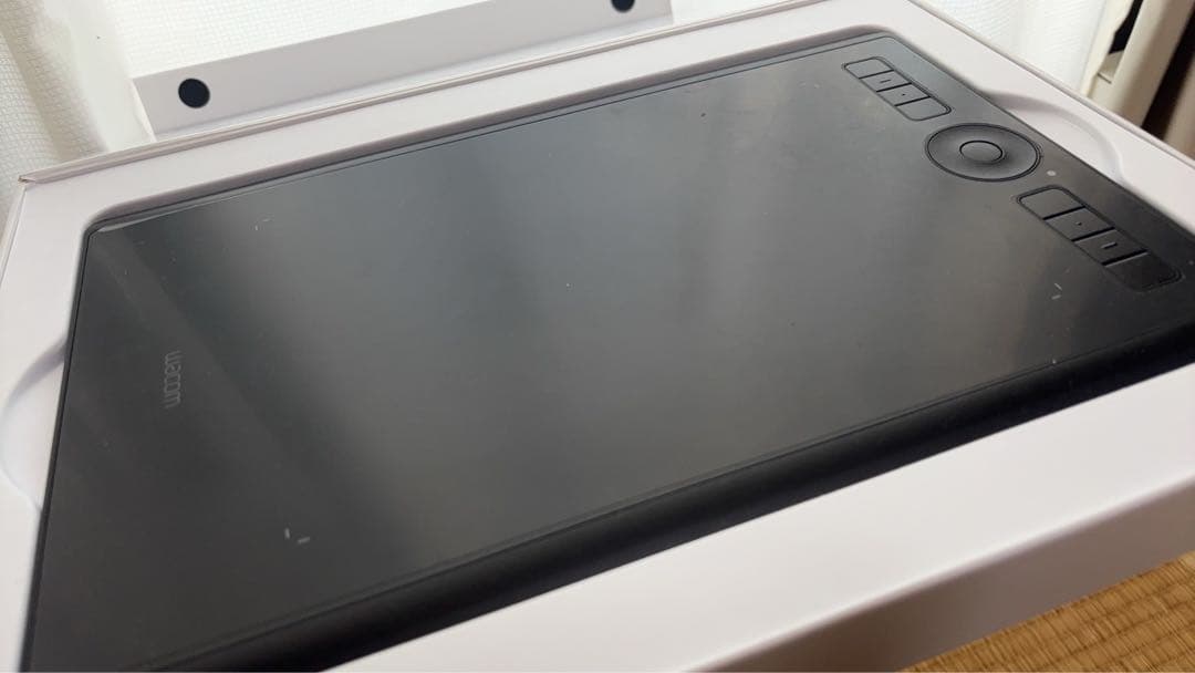 Wacom Intuos Pro ワコム ペンタブ Mサイズ PTH-660